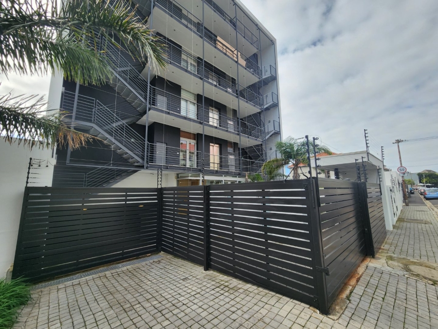 To Let 3 Bedroom Property for Rent in Green Point Western Cape